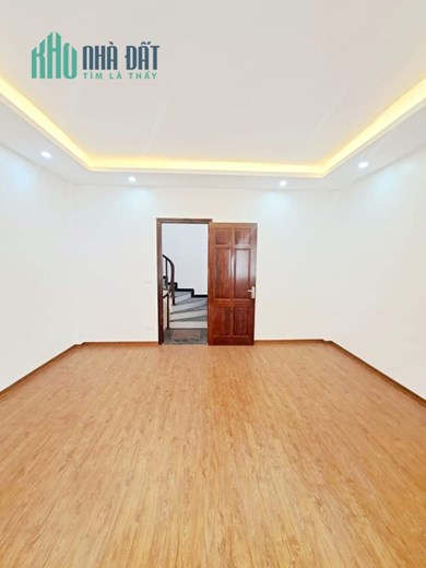BÁN NHÀ PHÁO ĐÀI LÁNG, ĐỐNG ĐA, 15M Ô TÔ, 40M2 5T MT5M, GIÁ 5.6 TỶ