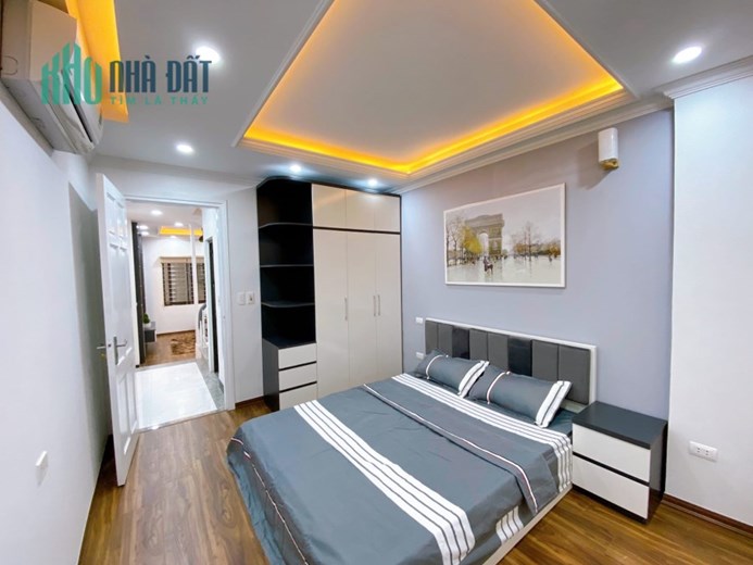 Thanh Xuân 42m 5 tầng mới tinh , phân lô , gara ô tô tránh ... giá hơn 6ty chút xíu