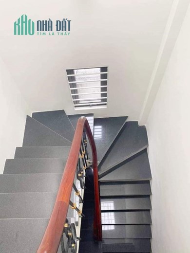 Cực chất nhà đẹp ở ngay Mai Dịch 43m2 X 5T, Ngõ thông thoáng, ô tô gần, 4.3 tỷ.