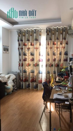 Hiếm có phố Bồ Đề, Long Biên Bán  nhà 4 tầng, 40m, Gần Hồ, Ô TÔ. Chỉ 4 tỷ 4