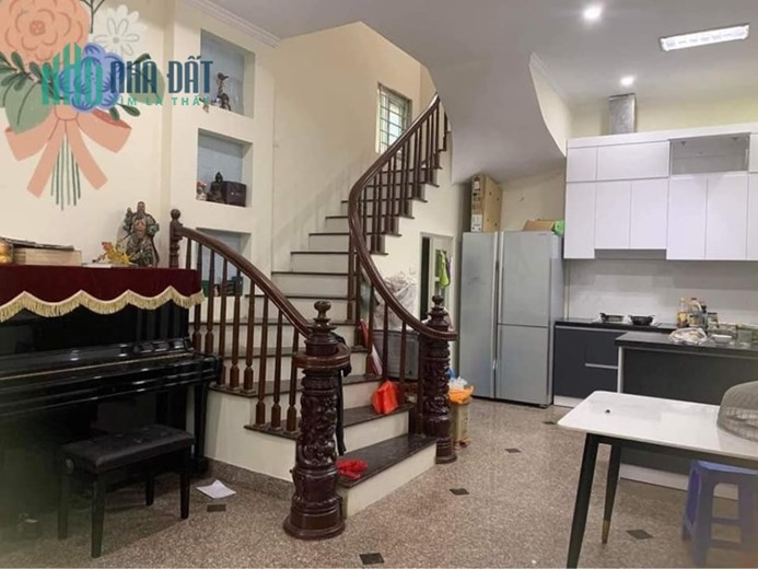 Trần Thái Tông 45m- Giá 4.1 tỷ- 4PN- Ở hay giữ tiền dòng tiền