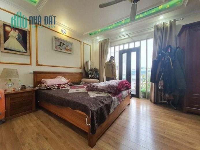 Trần Thái Tông 45m- Giá 4.1 tỷ- 4PN- Ở hay giữ tiền dòng tiền