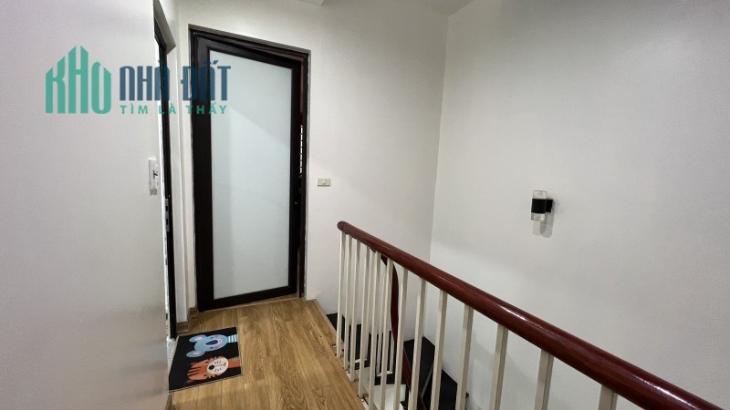 Bán nhà Phạm Ngọc Thạch Ở LUÔN 50m2 x 3T, 3.8 tỷ, ngõ thông, Lh 0966037496
