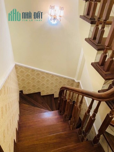 Bán nhà Phạm Ngọc Thạch, 40m2 x 6T, nhỉnh 4 tỷ Ô TÔ tránh, lh 0966037496