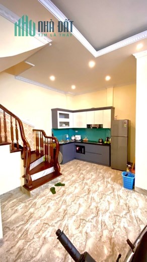 Bán nhà Phạm Ngọc Thạch, 40m2 x 6T, nhỉnh 4 tỷ Ô TÔ tránh, lh 0966037496
