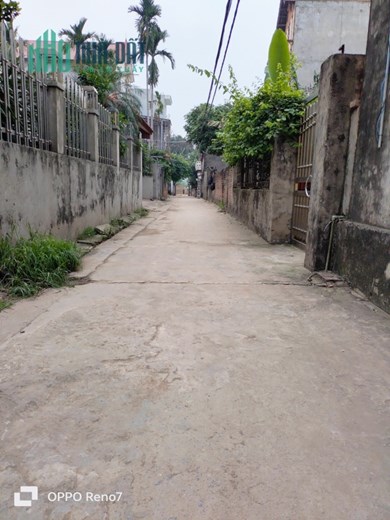 BÁN GẤP NHả Bối ngõ thông ÔTÔ đỗ 77,3m ÔTÔ tránh 20m Cầu NHẬT TÂN 800m dân chí tốt