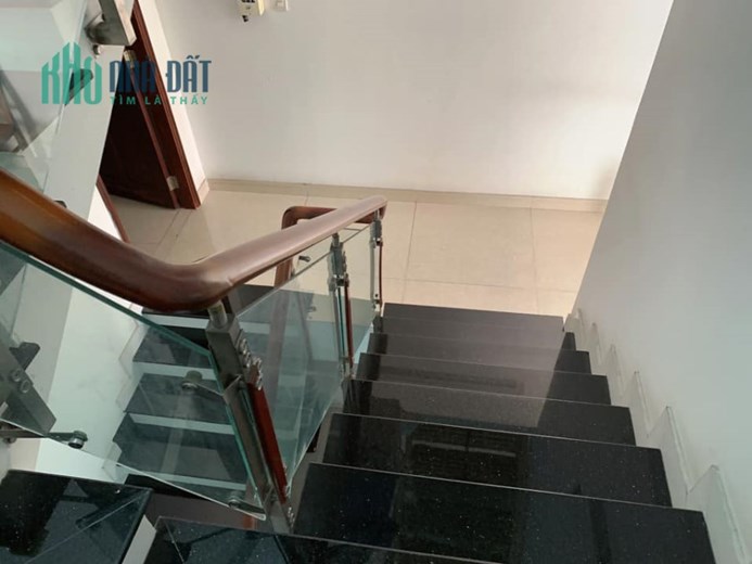 Bán Nhà Hẻm 5m Cách 1 căn ra MT  Nguyễn Kiệm 4.4m x 14m 4 tầng Chỉ 8 Tỷ Phú Nhuận.