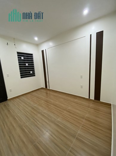 Bán nhà xây mới có sân cổng riêng ngõ 213 Thiên Lôi, 48m x 3 tầng GIÁ 2.85 tỉ cực đẹp