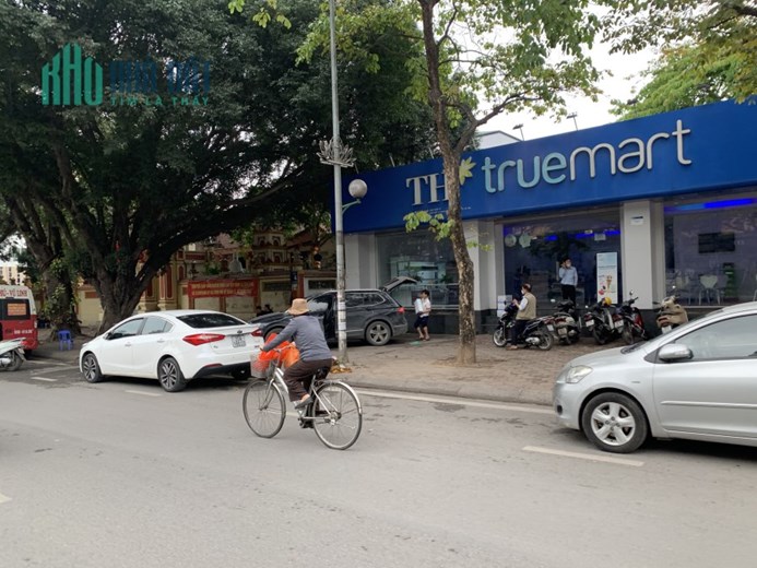 Mặt phố Hoàng Quốc Việt Cầu Gíây, vỉa hè sân bay, 420m thông sàn