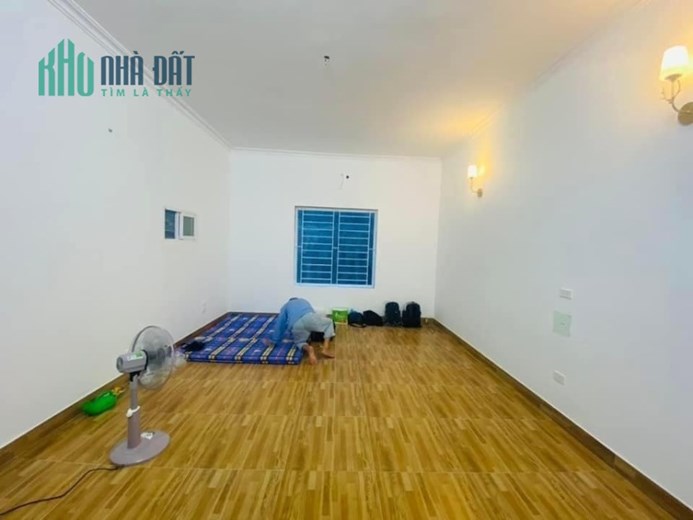 5M RA Ô TÔ TRÁNH, 20m RA MẶT PHỐ, VỊ TRÍ CỰC ĐỈNH, NHÀ MỚI CỰC HIẾM
Cổ Nhuế Diện tích 40m2 / 5
