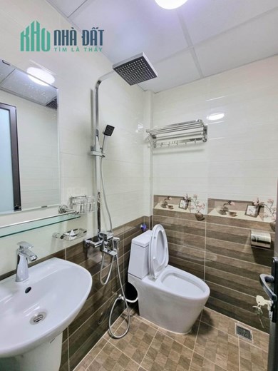 BÁN NHÀ VÕ THỊ SÁU, Ô TÔ ĐỖ CỬA,,AN NINH,DÂN TRÍ CAO,LÔ GÓC Ở LUÔN, 30M2 GIÁ CHỈ 4 TỶ