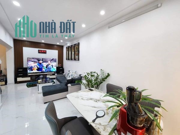 BÁN NHÀ PHỐ CẦU ĐÁT, XÂY RẤT ĐẸP VÀ TÂM HUYẾT