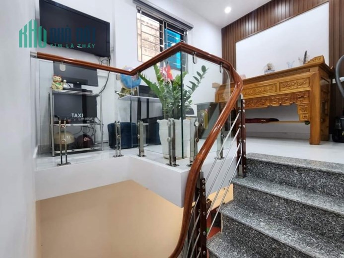 BÁN NHÀ PHỐ CẦU ĐÁT, XÂY RẤT ĐẸP VÀ TÂM HUYẾT