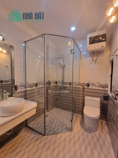 Bán nhà Pháo Đài Láng110m 5 tầng ngõ thông ô tô nhà đẹp ở ngay 13.6 tỷ lh 0975124520