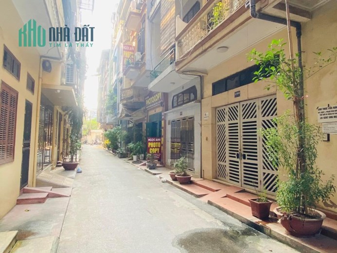 Bán nhà phố Trần Quốc Hoàn, Cầu Giấy, 41m, 4 tầng, mặt tiền 4.2m, kinh doanh, ô tô