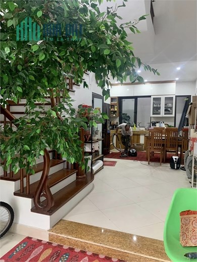 Bán nhà Trần Thái Tông, ôtô đỗ cửa, lô góc 2 thoáng, 40m2 chỉ 5,5 tỷ 0866585090