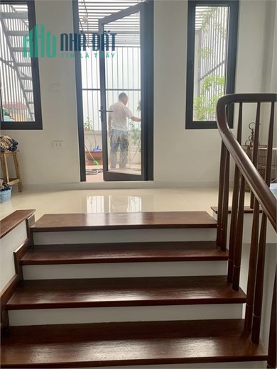 Bán nhà Trần Thái Tông, ôtô đỗ cửa, lô góc 2 thoáng, 40m2 chỉ 5,5 tỷ 0866585090
