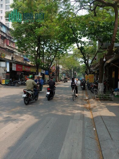 Mặt phố Đội Cấn Ba Đình, mặt tiền rộng, vỉa hè to, diện tích lớn, kinh doanh 86X5T, 30 tỷ.