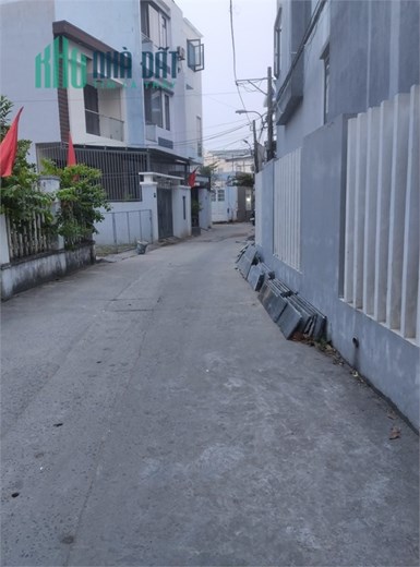 Bán nhà Cổng Khu Công nghiệp Hòa Cầm diện tích đất rộng, kiệt ô tô thông thoáng giá rẻ