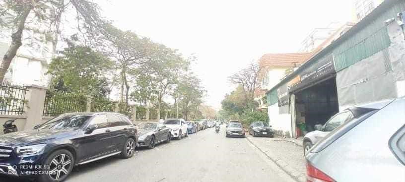Mặt phố, lô góc Thịnh Liệt, Quận Hoàng Mai, 110m Kinh doanh, vỉ hè rộng 5m