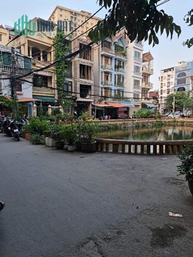 Mặt phố, lô góc Thịnh Liệt, Quận Hoàng Mai, 110m Kinh doanh, vỉ hè rộng 5m
