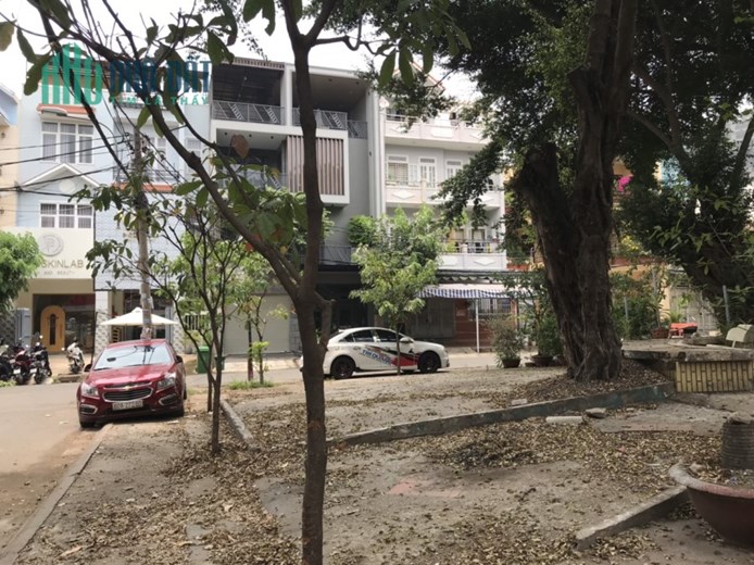 Chính Chủ Bán 200m2 Đất Sát Mặt Tiền Đường Tây Hòa, Phước Long A, Nhỉnh 7 Tỷ