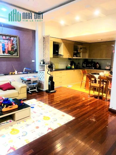 Nhà đẹp Hoàng Quốc Việt Phân Lô Ô TÔ vào nhà, 6 tầng 45m2 chỉ 9 tỷ