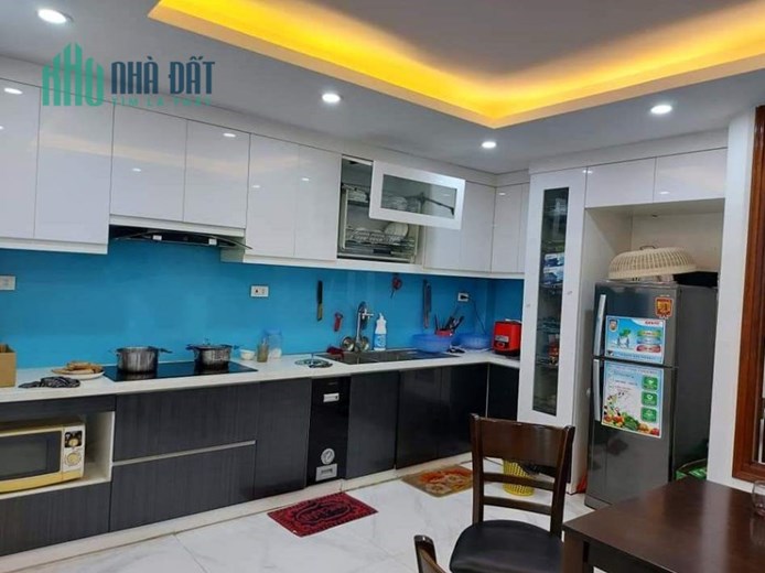 Chị Lan bán gấp nhà liền kề Dọc Bún, Cây Quýt gần chợ 50m2 chỉ 7.19 tỷ. LH 0989.62.6116