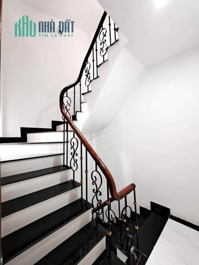 Bán nhà Ngõ 354 Đường TRƯỜNG CHINH, diện tích 32m2, 5 tầng, giá 3,85 tỷ.