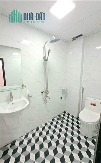 Bán nhà Ngõ 354 Đường TRƯỜNG CHINH, diện tích 32m2, 5 tầng, giá 3,85 tỷ.