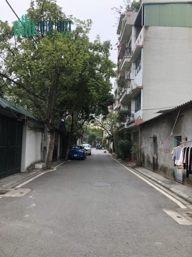 Bán đất Tư Đình, 3 mặt thoáng, ô tô, 300 m2, MT 21 m, chỉ 24,6 tỷ.