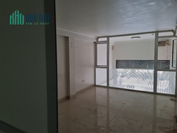 Bán nhà mặt phố Trung Văn, quận Nam Từ Liêm, 38m2, MT 3.7m, kinh doanh sầm uất, nhỉnh 6 tỷ