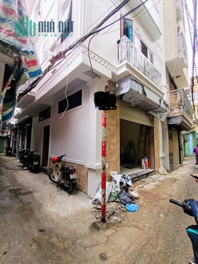 DT : 33M, 5 TẦNG, GIÁ 3,4 TỶ. NẰM GIỮA TRUNG TÂM NGUYỄN CHÍNH GẦN TRƯỜNG HỌC, CHỢ KHU DÂN TRÍ CAO,
