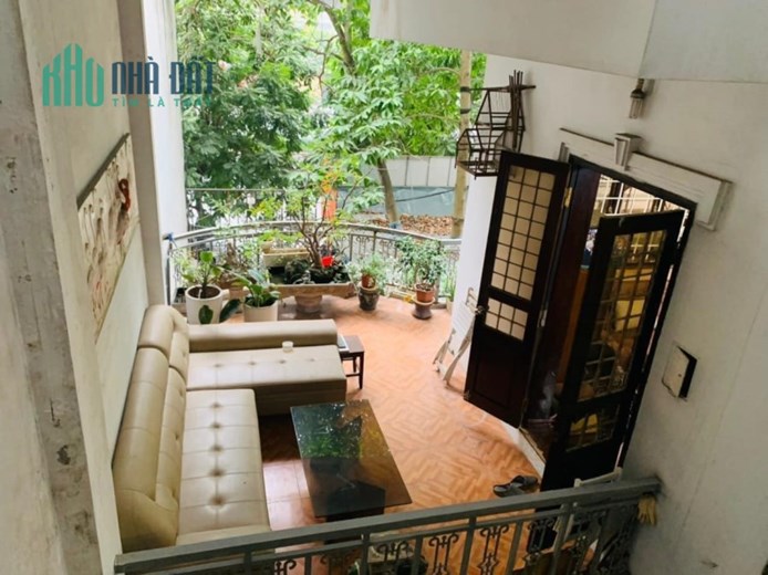 Bán nhà phố, mặt tiền Đường Trường Chinh, Quận Đống Đa DT 245m2*4T, MT 8m giá 112 tỷ Hà Nội 2 thoáng