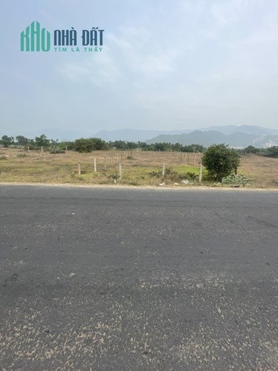 Bán đất MT Nguyễn Huệ,Vạn Ninh Giá Đtư chỉ 12tr/m2