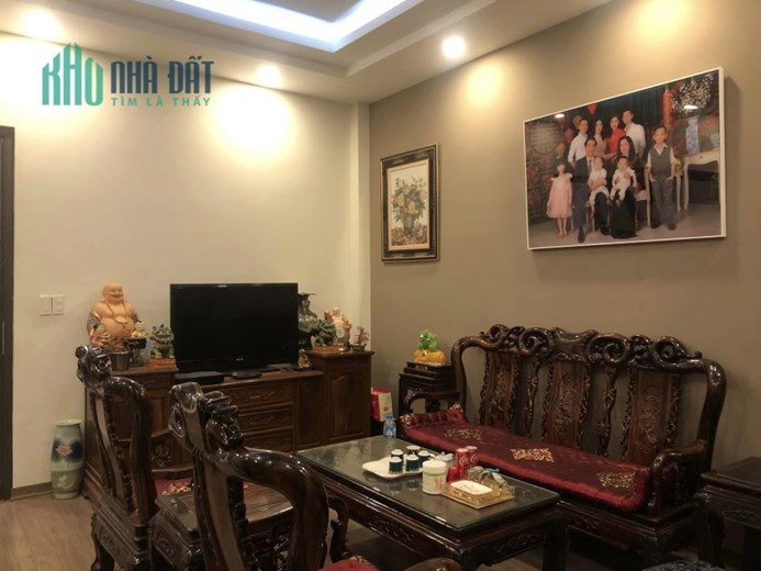 Bán nhà phân lô Hoàng Cầu, ô tô, vỉa hè 50m2, MT4m, 5 tầng, 13,5 tỷ.