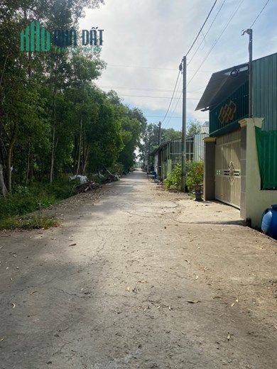 Chính chủ bán 922m2 đất ô tô đỗ trước đất.