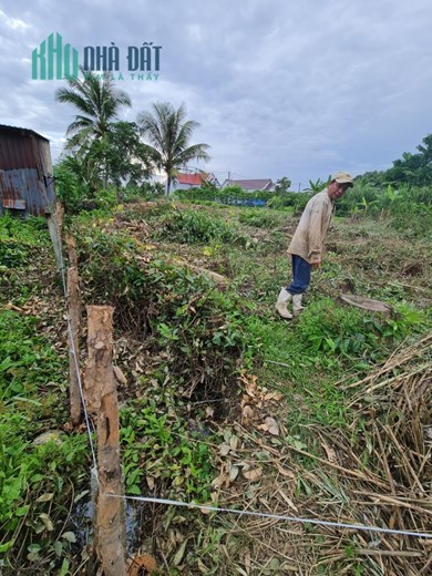 Chính chủ bán 922m2 đất ô tô đỗ trước đất.