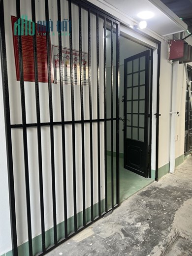 CHO THUÊ 5 CĂN NHÀ - HẺM 220 ĐƯỜNG CMT8 - NHÀ CÁCH MẶT TIỀN CMT8 KHOẢNG 150m - HẺM XÉO ĐƯỜNG TRẦN