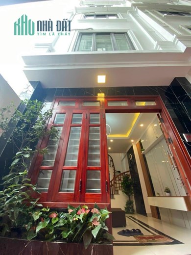 Hai THOÁNG, LÔ GÓC, Ngõ Ô TÔ, 4 tầng, 45m2, Nguyễn Văn Cừ. Long Biên, đủ NỘI THẤT