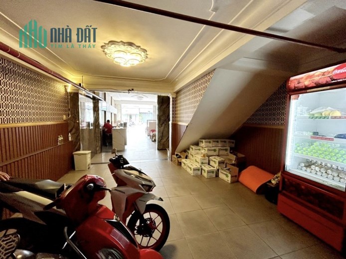 Ngộp Bank nhà mặt tiền An Dương Vương Bình Tân giáp Q6 150m2 .8 tầng Giá 16 tỷ xx