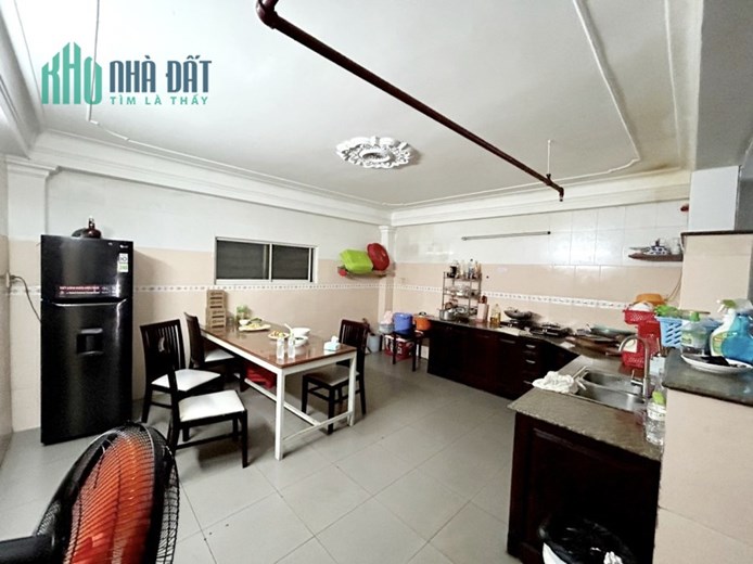 Ngộp Bank nhà mặt tiền An Dương Vương Bình Tân giáp Q6 150m2 .8 tầng Giá 16 tỷ xx