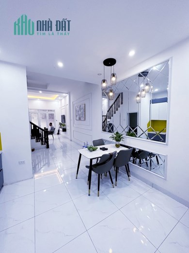 TRƯƠNG ĐỊNH - Ô TÔ ĐỖ CỔNG - MỘT BƯỚC RA PHỐ - FULL NỘI THẤT - 4.7 TỶ