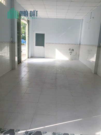 Nhà thuê căn góc 2 MT đường 12m KDC Bình Hưng - Giá : 12 Triệu