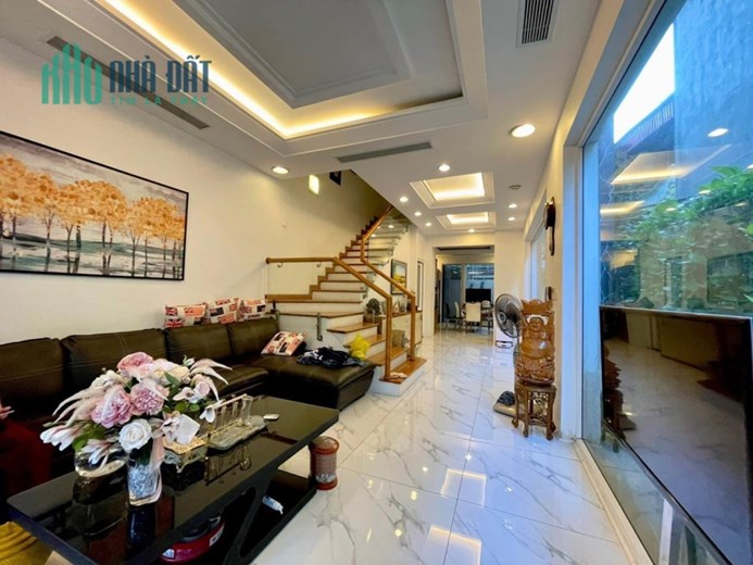 Bán nhà Mễ Trì Hạ 65m2  X 5 tầng, MT 5m, Ô tô vào nhà, Tiện ích vô vàn, Full nội thất. Giá chỉ 4 tỷ,