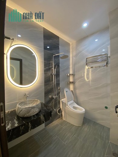Bán nhà Mễ Trì Hạ 65m2  X 5 tầng, MT 5m, Ô tô vào nhà, Tiện ích vô vàn, Full nội thất. Giá chỉ 4 tỷ,
