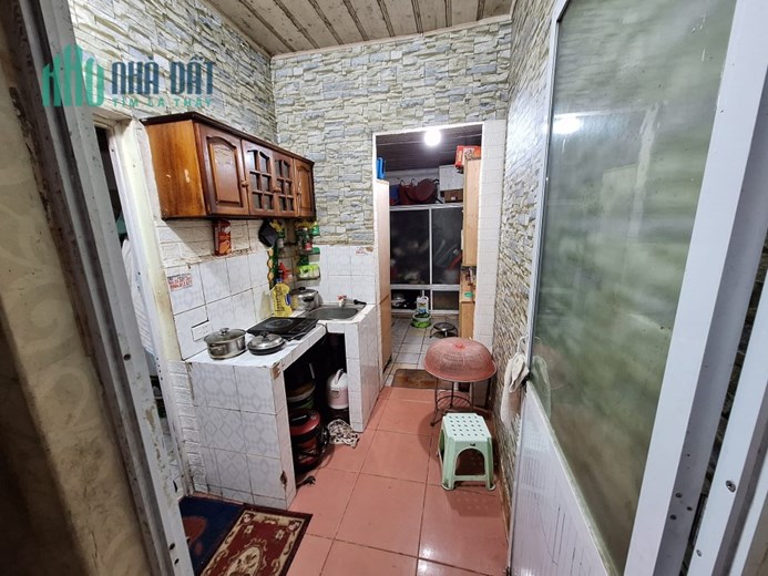 Bán đất tặng nhàTrung Kính40m2, mt12m, ngõ thẳng, thông 3gác tránhSH 3,95 tỷ.