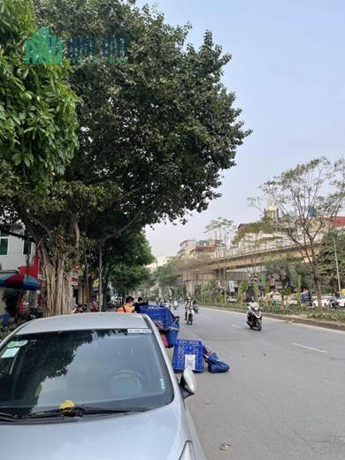 Cần bán gấp nhà Khương Đình quận Thanh Xuân 50m2 MT4.3m nhà đẹp ở ngay ngõ ba gác tránh SH