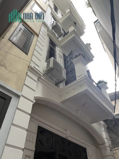 Cần bán gấp nhà Khương Đình quận Thanh Xuân 50m2 MT4.3m nhà đẹp ở ngay ngõ ba gác tránh SH