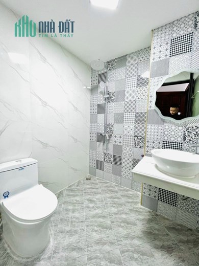 Bán Nhà Ngã 4 Sở 35m x 5 Tầng Nhà Mới Ô Tô Đỗ Cổng Giá 3.65 Tỷ.